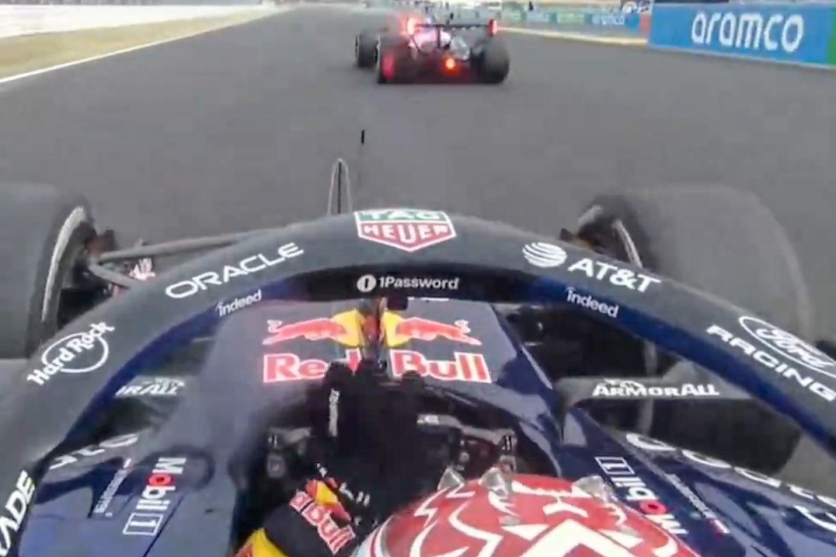 Meglepő jelenet Szuzukában: Verstappen elárulta, miért integetett Gaslynak (videó)