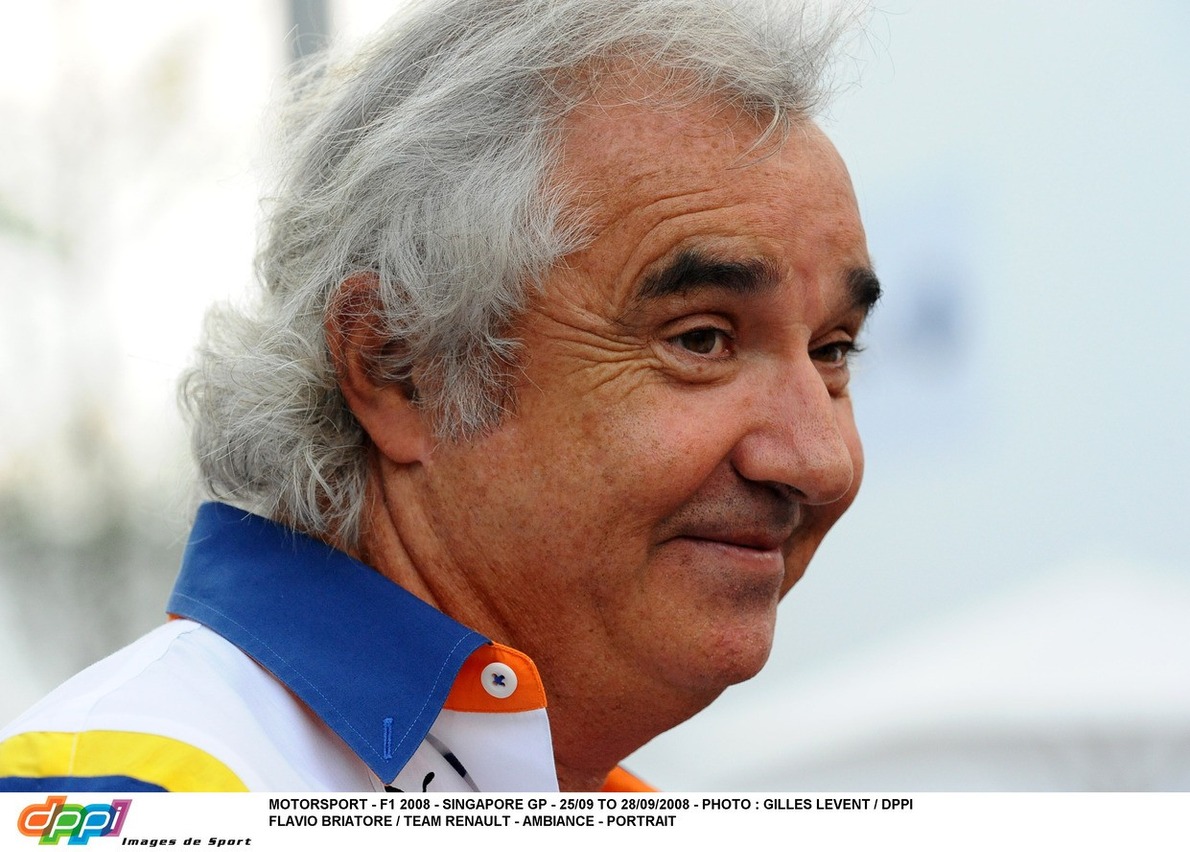  és  - Briatore botrányai terítéken, miután Doohan elvesztette F1-es ülését