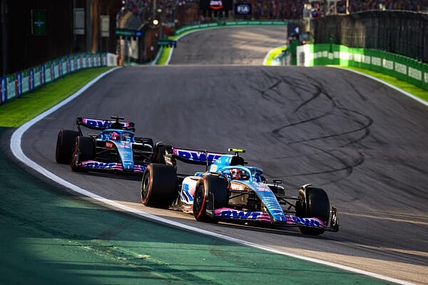  és  - Ocon szerint Alonso egy legenda, még ha most "nem is volt túl kedves"