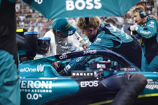 Nem fog szócsatába elegyedni a Red Bullal másolásügyben az Aston Martin