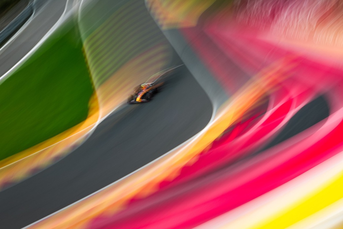  - A Cadillac szerződtette első F1-pilótáját a 2026-ra! – sajtóhír