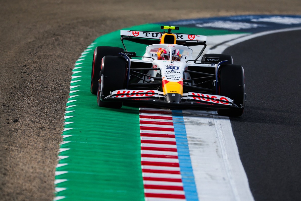  és  - Cunoda kudarca után Horner Lawsont dicséri