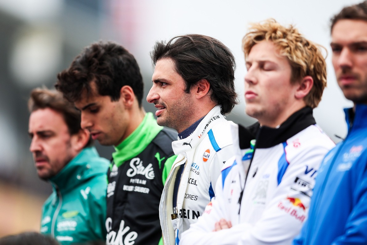  - Döntött az FIA Carlos Sainz vizsgálatának ügyében! – hivatalos