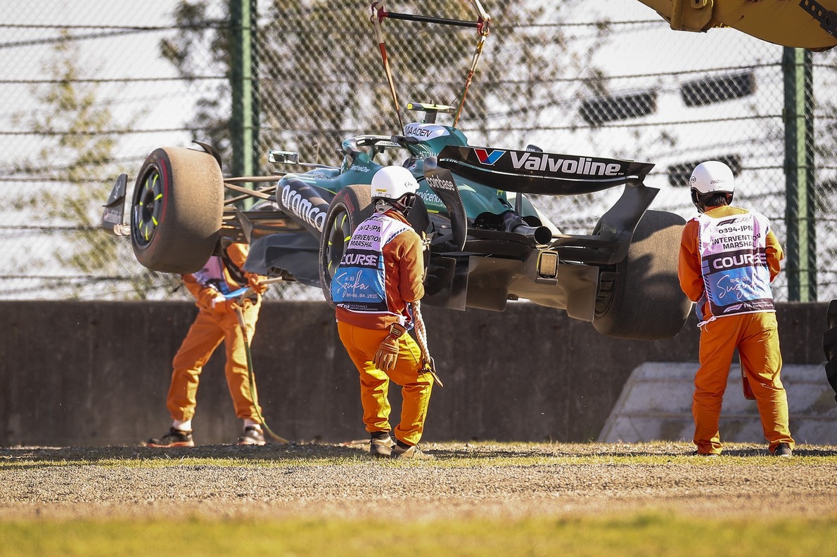  - Videó: Alonso piros zászlót kiváltó incidense a japán második edzésen