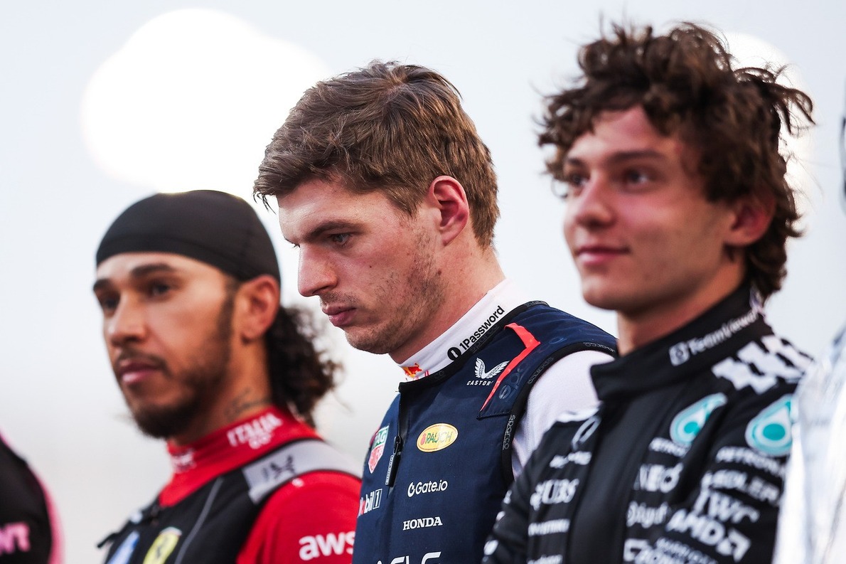  és  - „A Red Bull jövőre a Williams szintjén lehet az F1-ben!” – figyelmeztették Max Verstappent