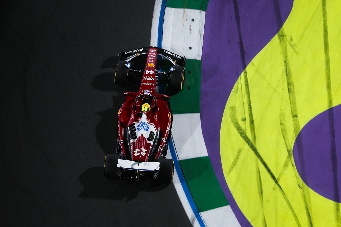 „Bearman egy nap alatt megoldotta" – Kemény kritika érte Hamiltont