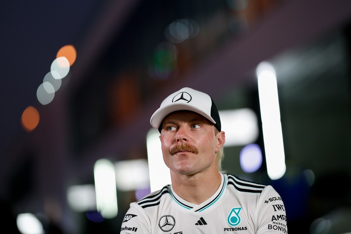  - Delfinekkel jöhetnek, sziklák nem - Bottas különös korlátozásai