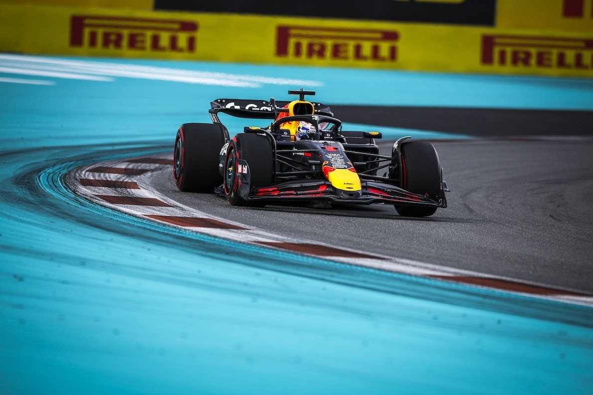  és  - Verstappen nyerte a brutálisan szoros miami időmérőt, Piastri csak a negyedik