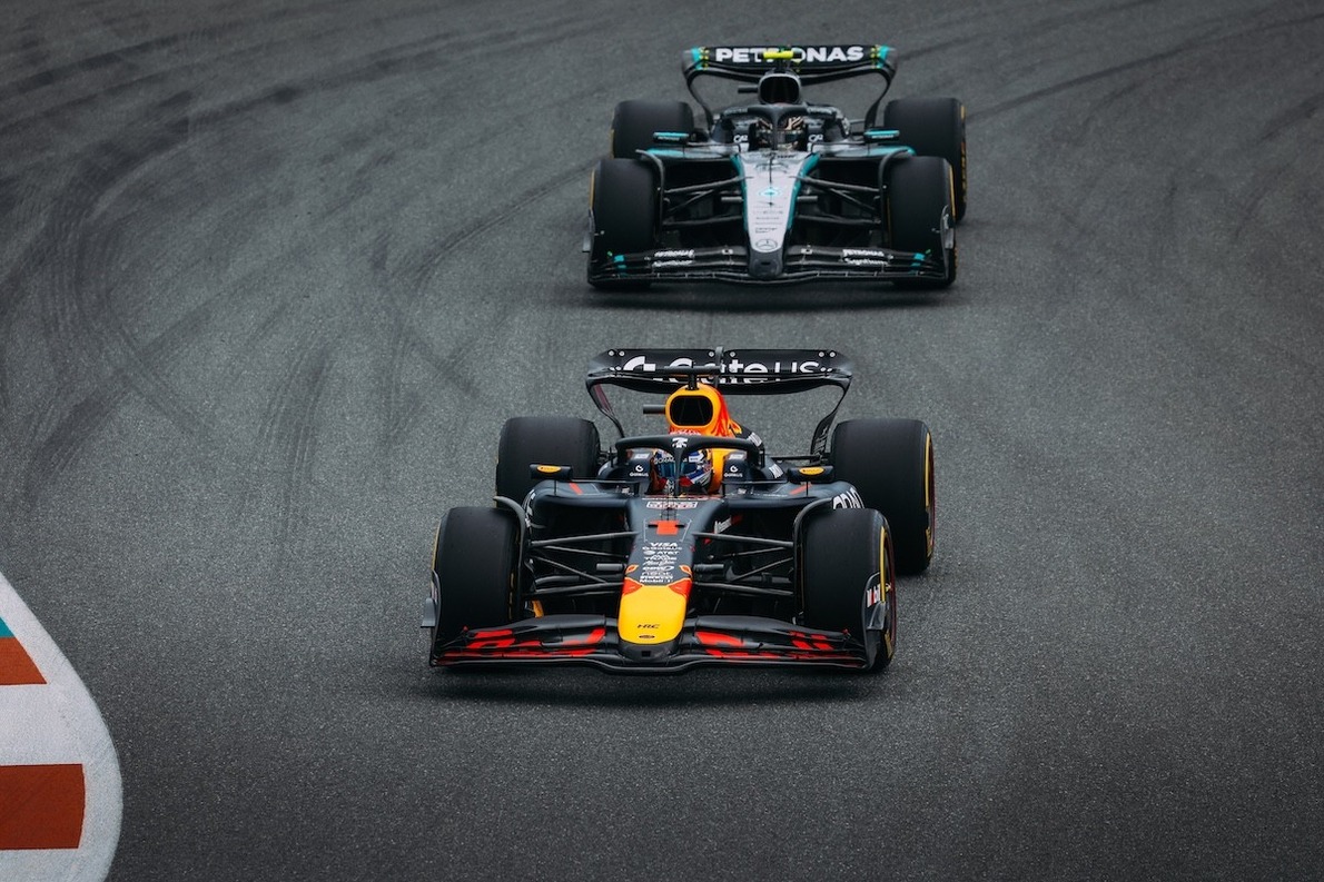  és  - Nem jött be a Red Bull terve, megtarthatja Russell a harmadik helyet