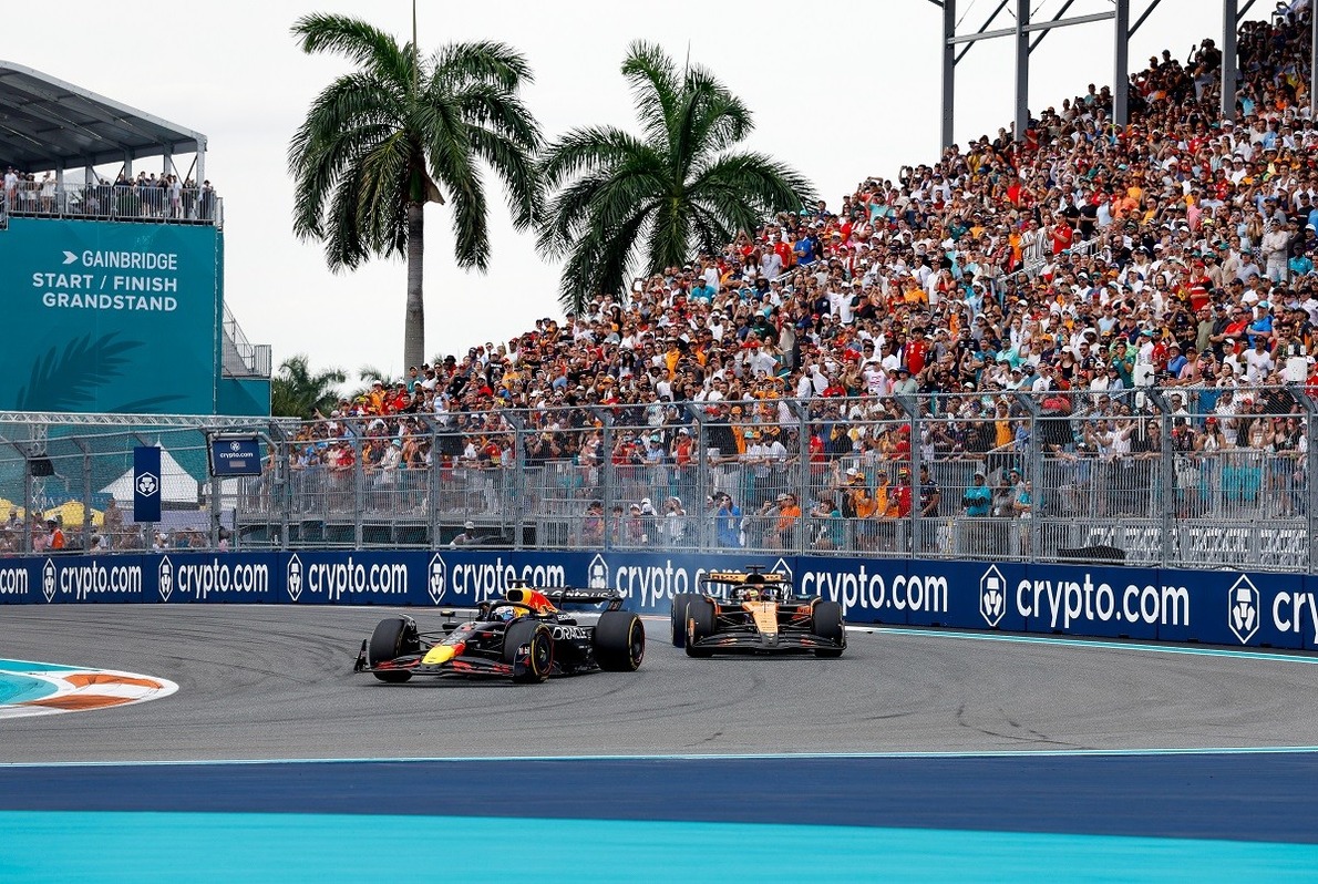 Új fejlesztésekkel készül a Red Bull Imolára, miközben a McLaren dominanciája aggodalmat kelt