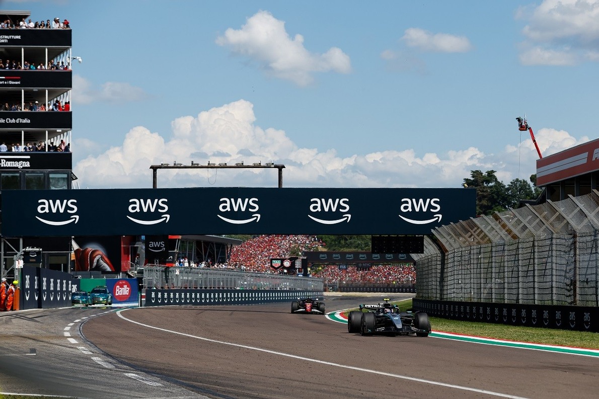 Miért kellett beküldeni a biztonsági autót Antonelli kiesése után? Íme, a válasz!