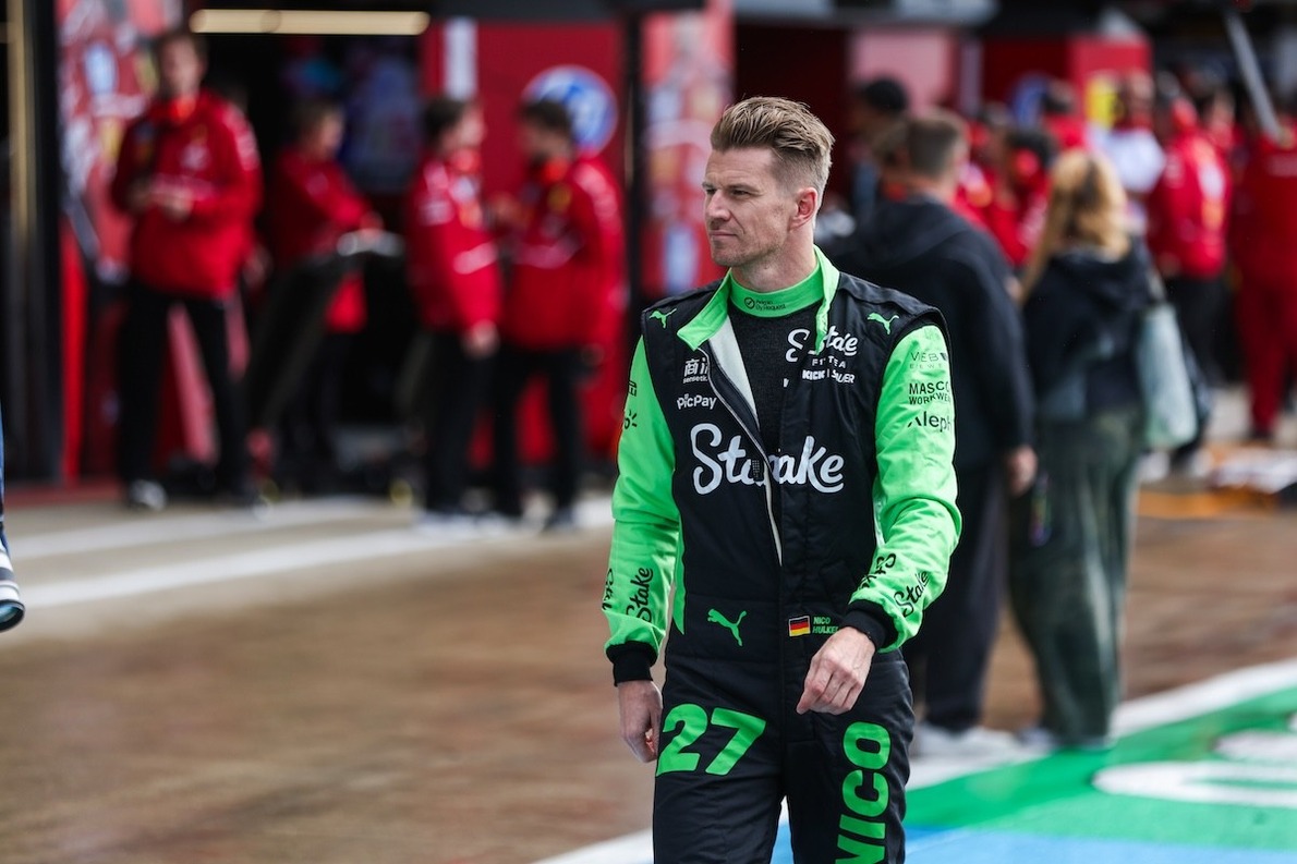  és  - Bizarr bokszutcai baleset miatt vizsgálódnak a stewardok (videó)