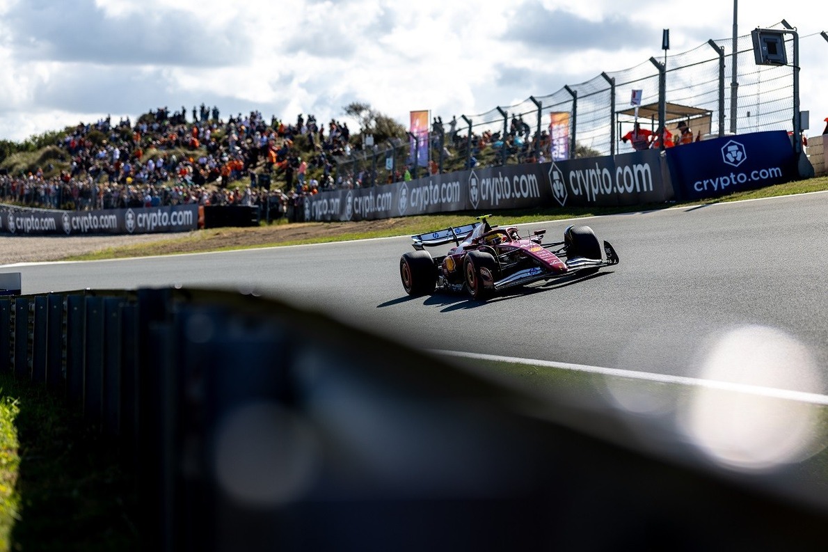  - Így reagált Hamilton a kiesésére: "Furcsa..."