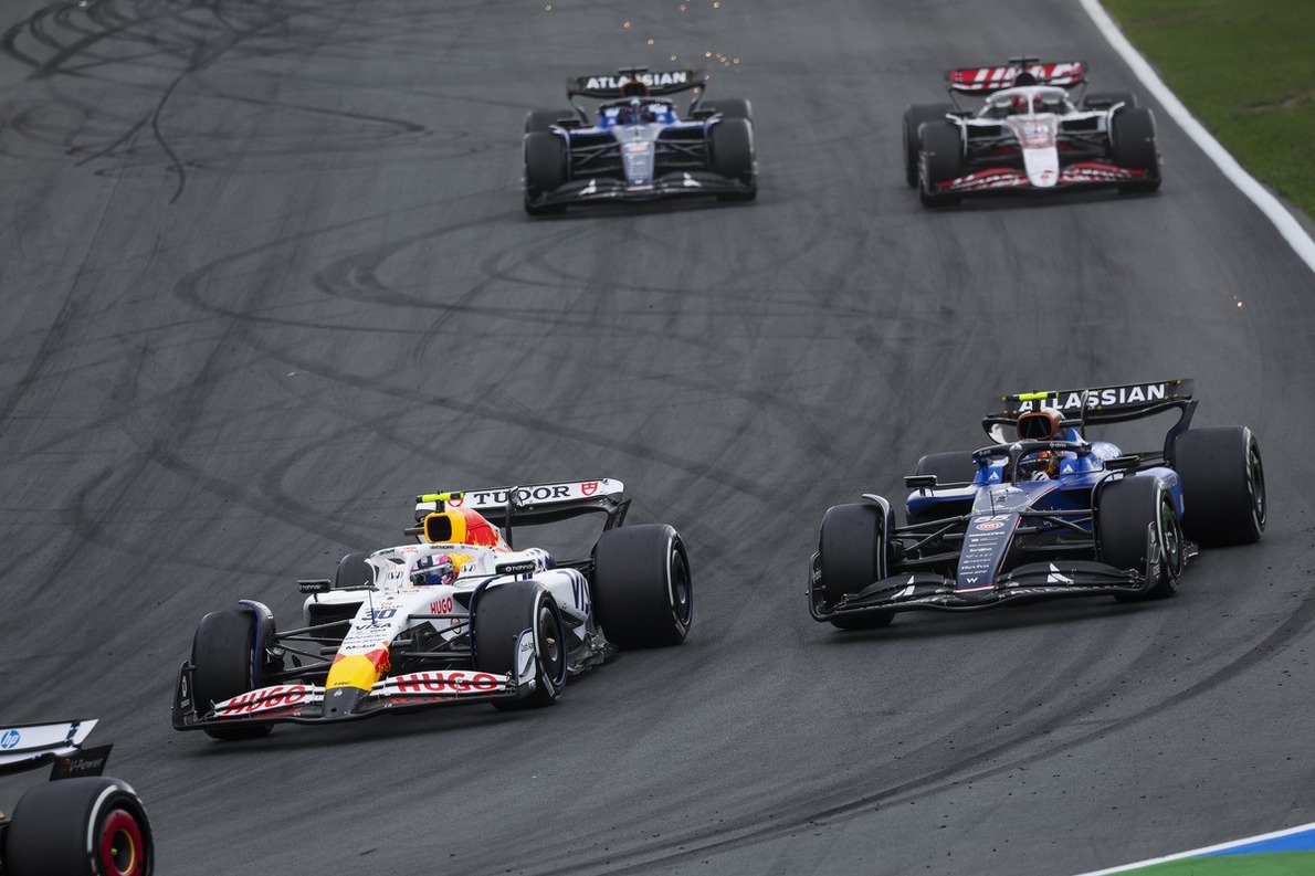 Villeneuve újabb kritikája: „Kínos” és „nevetséges” volt ez a büntetés az FIA részéről