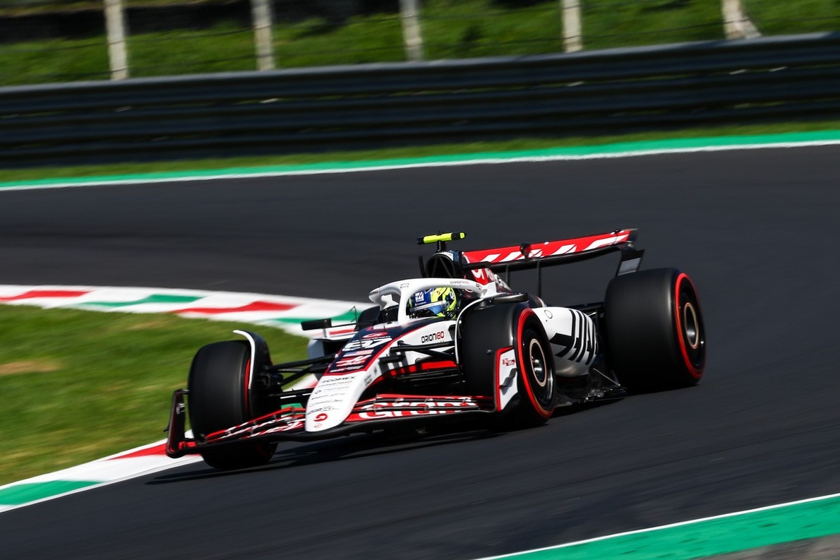  - Nagyon közel került az eltiltáshoz az újonc pilóta a monzai ütközést követően