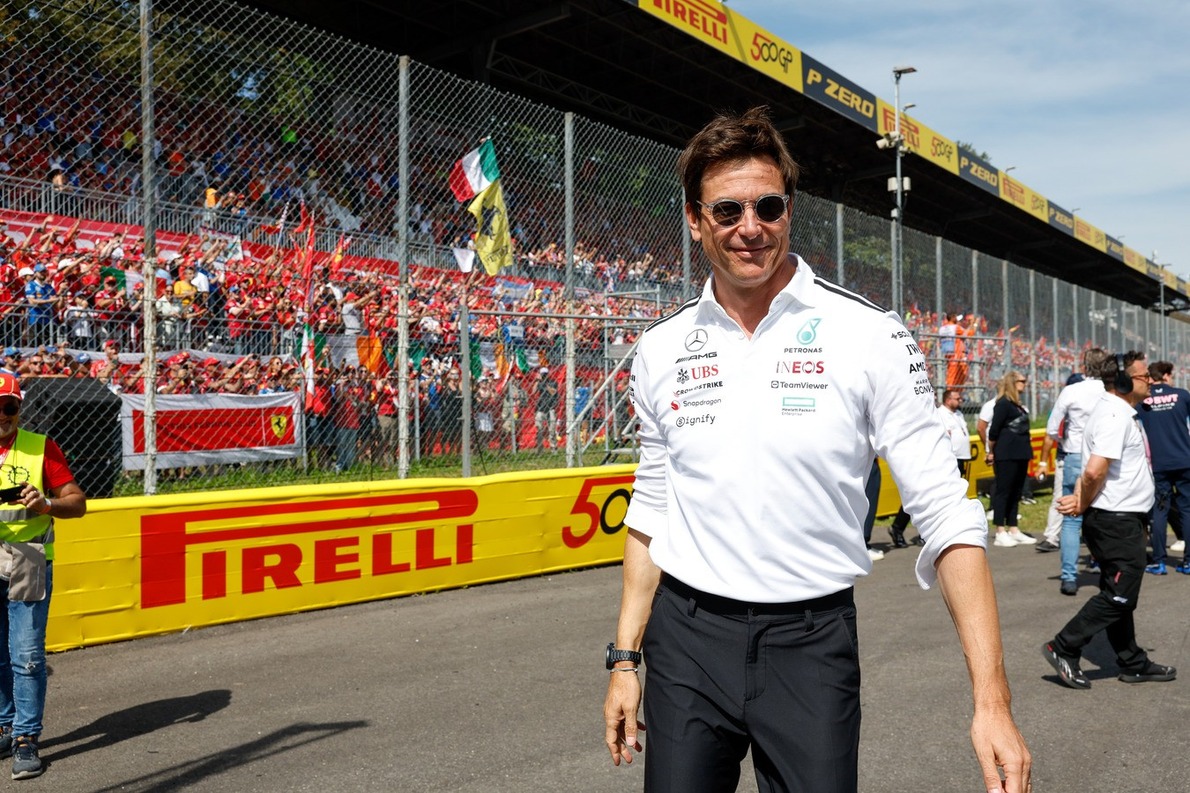  és  - Wolff figyelmeztette a McLarent a csapatutasítás után