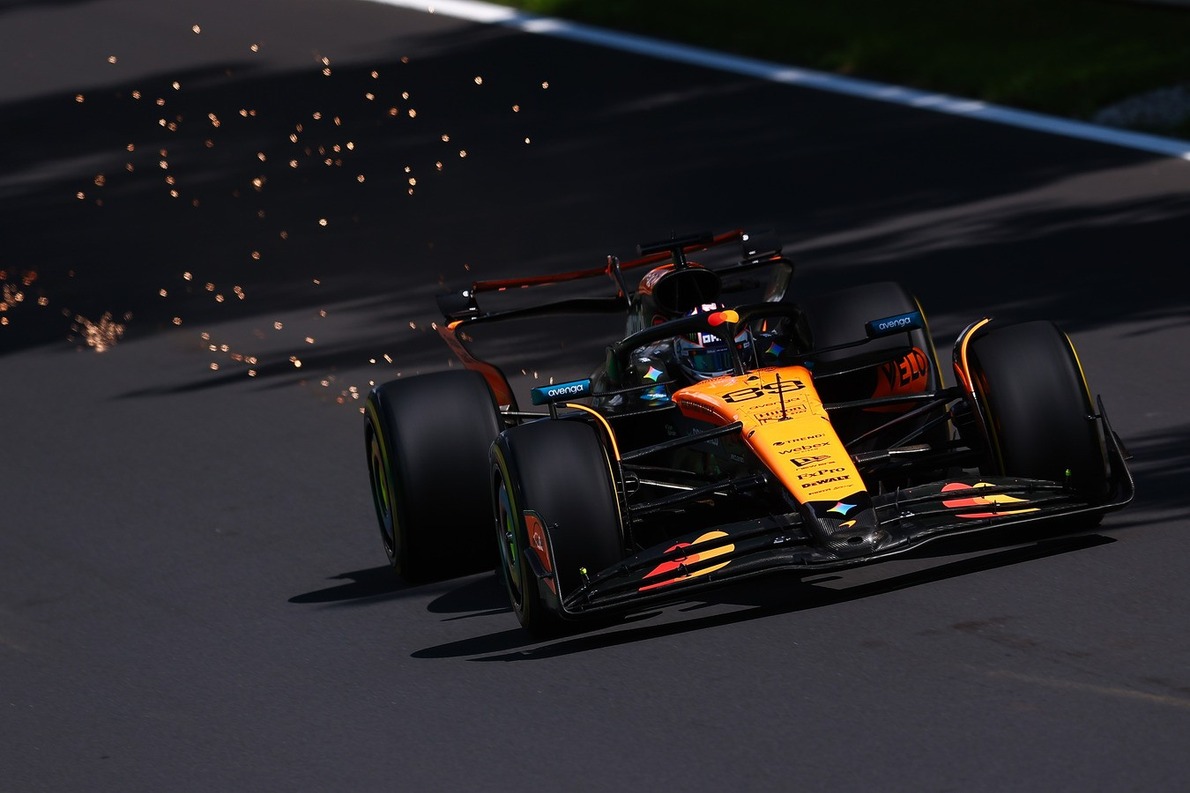 A McLaren pilótájával tárgyal a Red Bull F1-es csapata! - sajtóhír