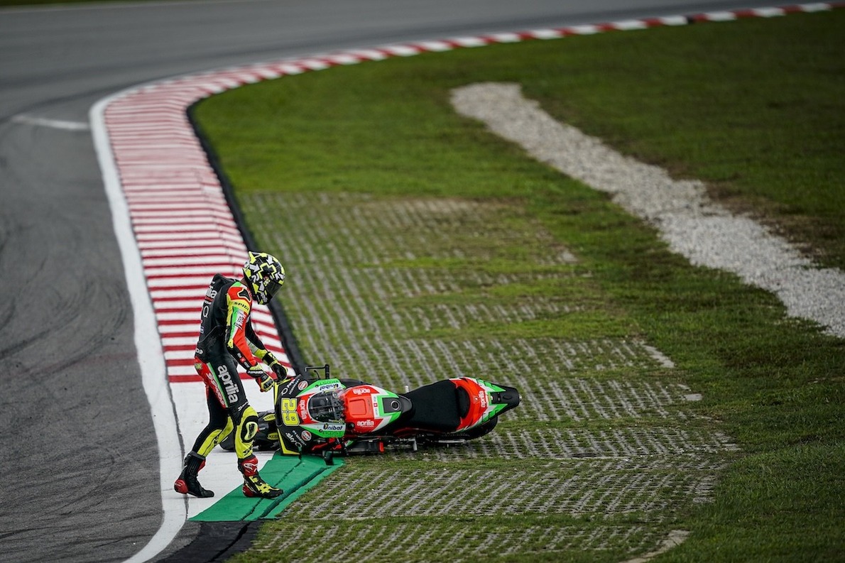 Lábtörés és zúzódások a mosti Superbike hétvége első szabadedzésén