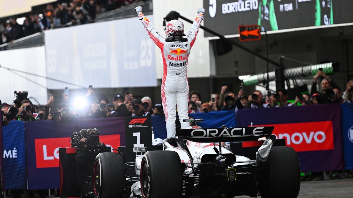  - Max Verstappen kihagyja a bahreini FP1-et! - hivatalos