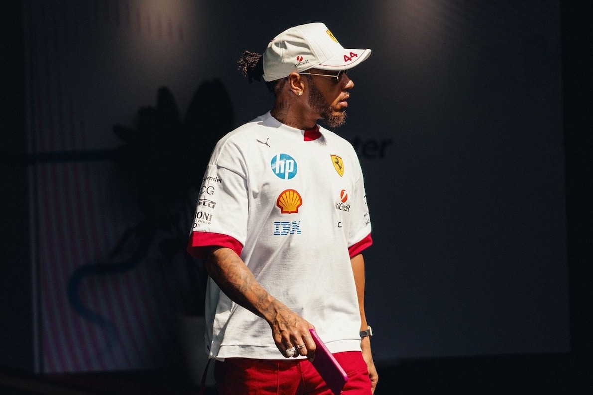  - Máris beleállt Hamiltonba a legnagyobb olasz sportlap egyik újságírója