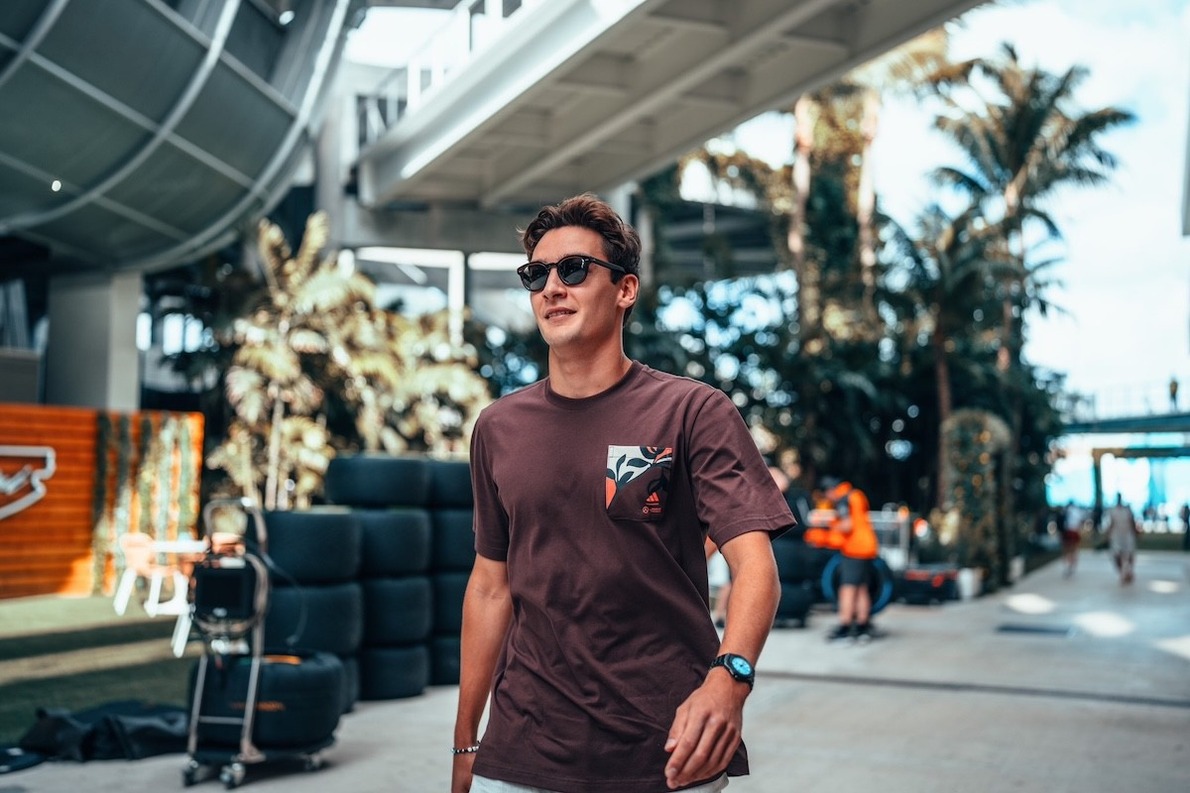  és  - Milliókat spórolhat a Mercedes, ha kitart fiatal pilótái mellett