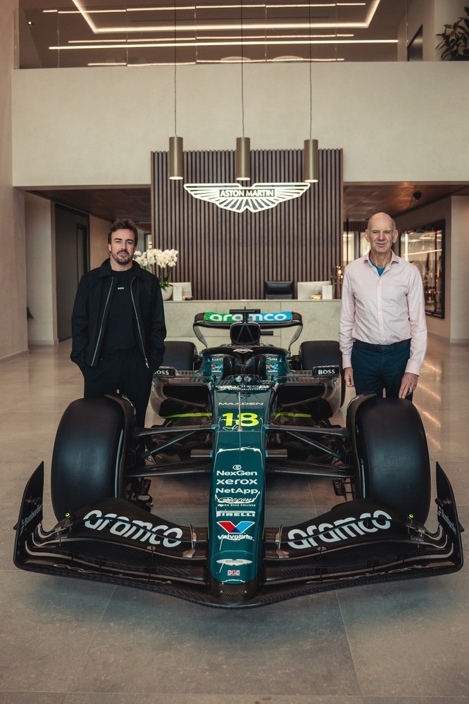  és  - Newey nem jár értekezletekre és nem válaszol emailekre az Aston Martinnál