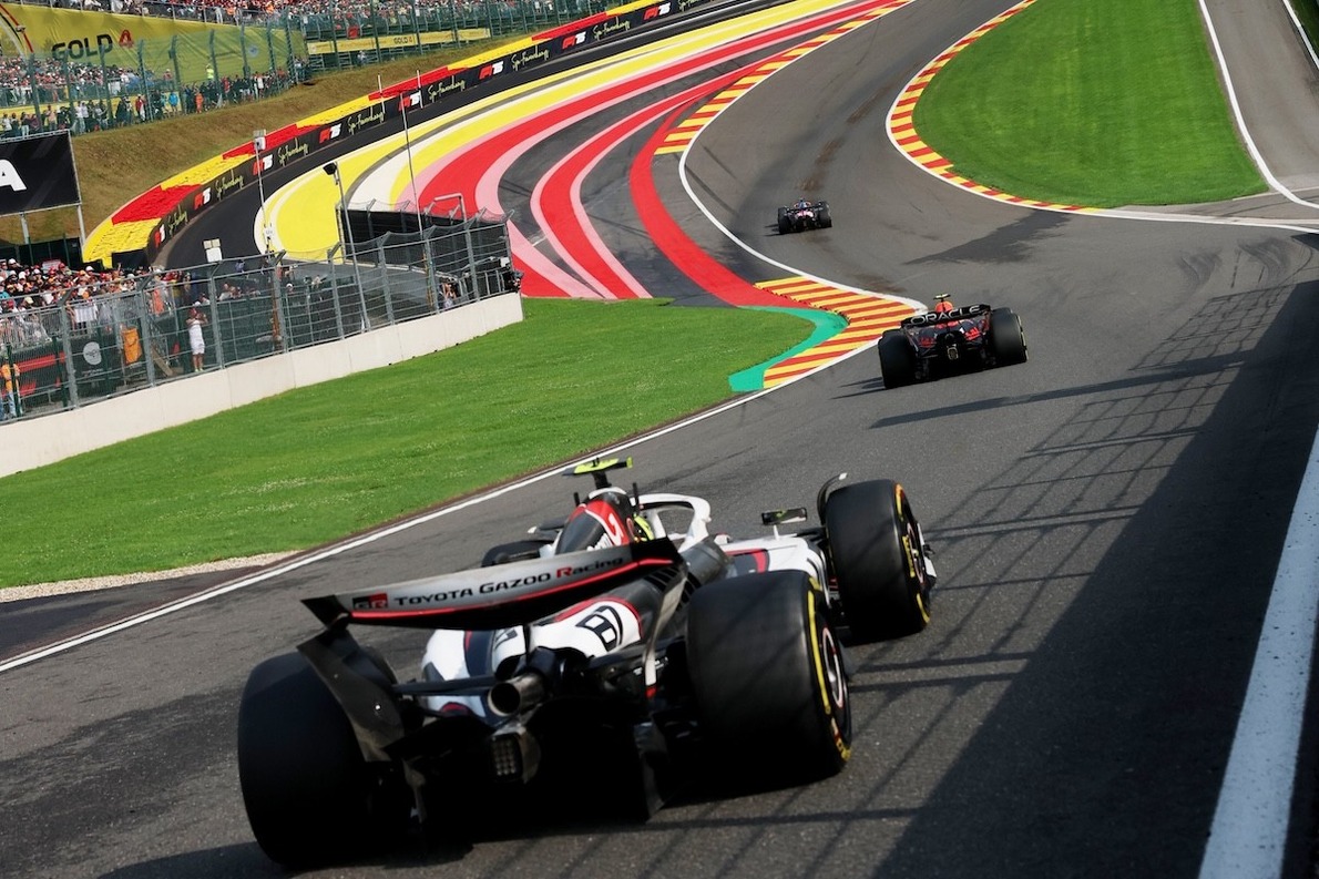 Megmutatta az F1, hogyan készülnek a lenyűgöző felvételek az Eau Rouge-ban (videó)