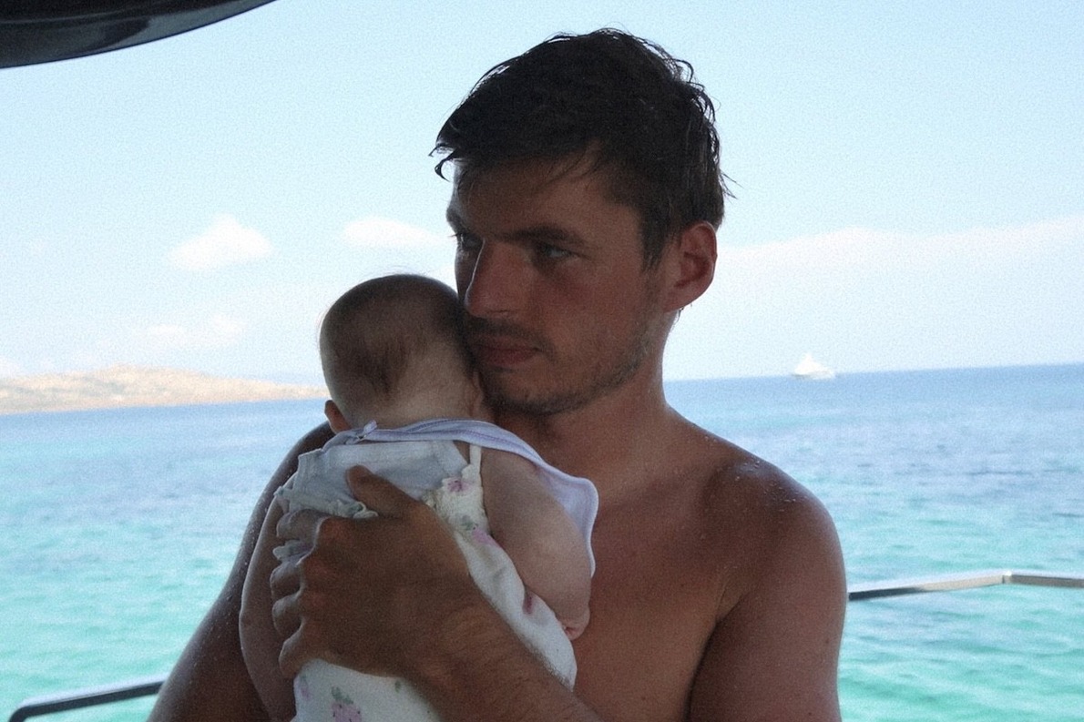  - Verstappen megható családi fotókkal búcsúztatta a nyári szünetet