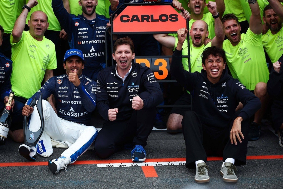 Wolff ajándékot küldött a „mázlista” Vowlesnak a bakui dobogójukat követően