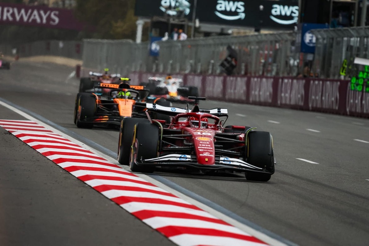 és - Íme, a 2025-ös F1-es Azeri Nagydíj hivatalos végeredménye