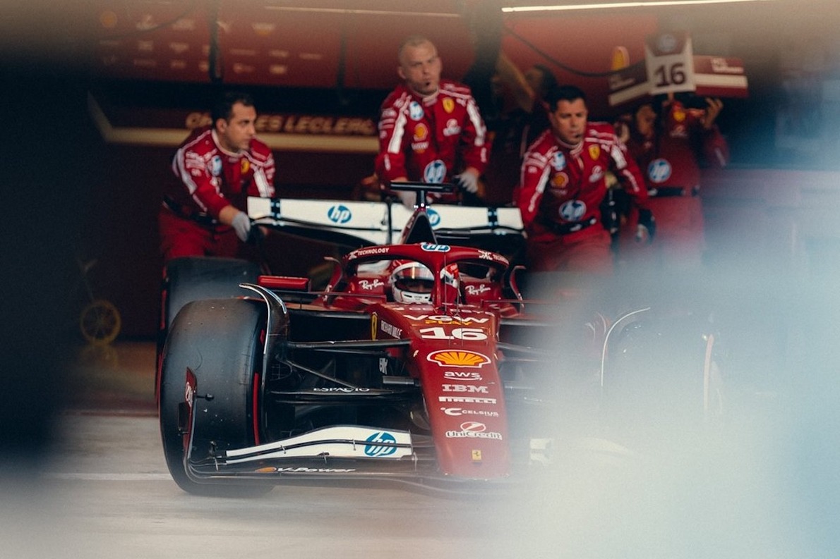  - Dráma Imolában: Mindkét Ferrari kiesett a Q2-ben, Leclerc a kormányt is kivágta az autóból (videó)