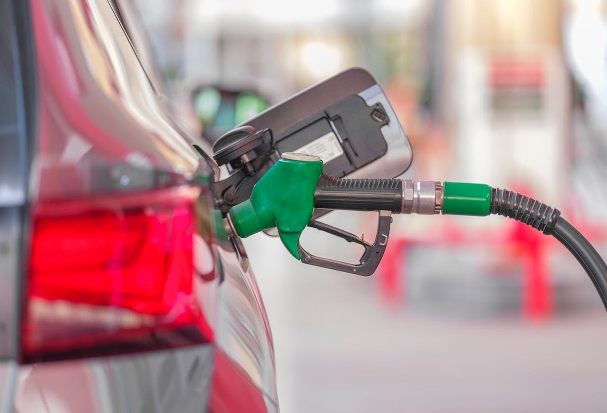 Tovább csökkennek az üzemanyagárak májusban