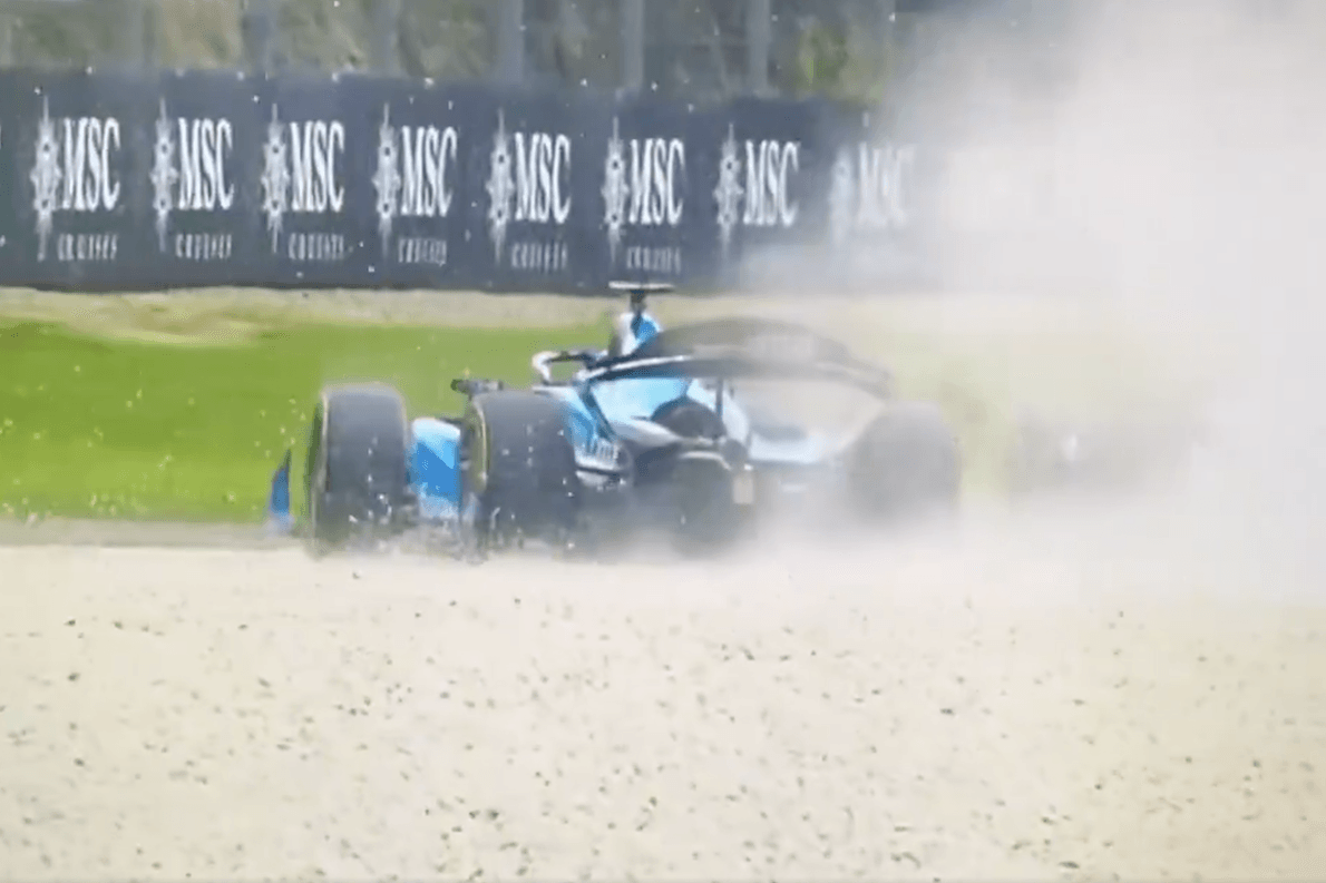 Drámai ütközés: két esélyes már az első körben búcsúzott a belgiumi F2-es futamon (videó)