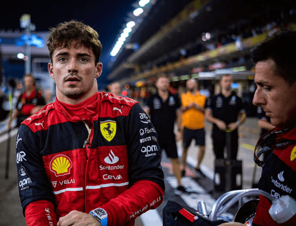  - Binotto akkor játszotta el a bizalmat, amikor ujjal mutogatott Leclerc-nek?