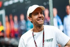 Vettel egy dolog miatt visszavágyik az F1-be, egy dolog miatt viszont a háta közepére sem kívánja