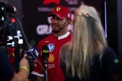 Mercedes - "Hamilton nagyot hibázott, amikor egyedül ment a Ferrarihoz"
