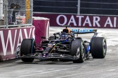 Williams - Kaotikus rádiózás miatt csapta falnak az autót Albon? (videó)