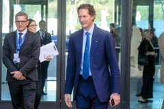 Ferrari - Elkann nemet mondott egy 1,1 milliárdos ajánlatra