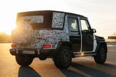 Nyitott legendát ígér a Mercedes, érkezik a G-osztály kabrió változata