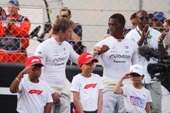 Két Golden Globe-jelölést kapott Brad Pitt Forma–1-es filmje