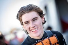 Aston Martin - Nagy rizikót vállal az Aston Martin azzal, hogy Fernando Alonso autóját épp Cian Shieldsnek adja