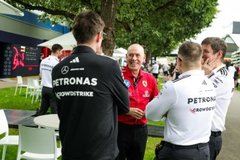 Ferrari - Elég volt! Ezért hagyta ott a Ferrarit Jock Clear