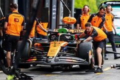 McLaren - Megdöbbentő javaslat: A McLaren főnöke is visszahozná a tankolást az F1-be