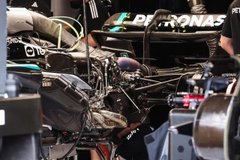 Mercedes - Hat kilóval nehezebb motort fejlesztett a Ferrari, mint a Mercedes?