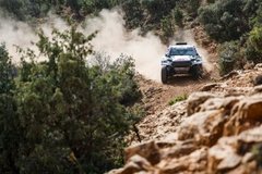 Súlyos baleset árnyékolja be a Toyota Dakar-indulását