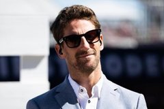Öt év után újra kezébe vette az életét megmentő sisakját Grosjean (fotó)