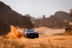 Ford-show a sivatagban: meglepő befutó a Dakar ötödik szakaszán!