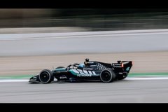 Mercedes - Gyorsabb az egyenesben, lassabb a kanyarokban, de kiszámíthatóbb: pilóták a 2026-os autókról