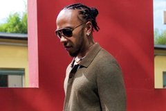 Mercedes - Hamilton sztárokkal bulizott az újévi éjszakán, Verstappenék jachton lazítottak