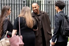 Mercedes - Fontos elismerést kapott Lewis Hamilton jótékonysági szervezete